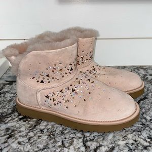 light pink uggs